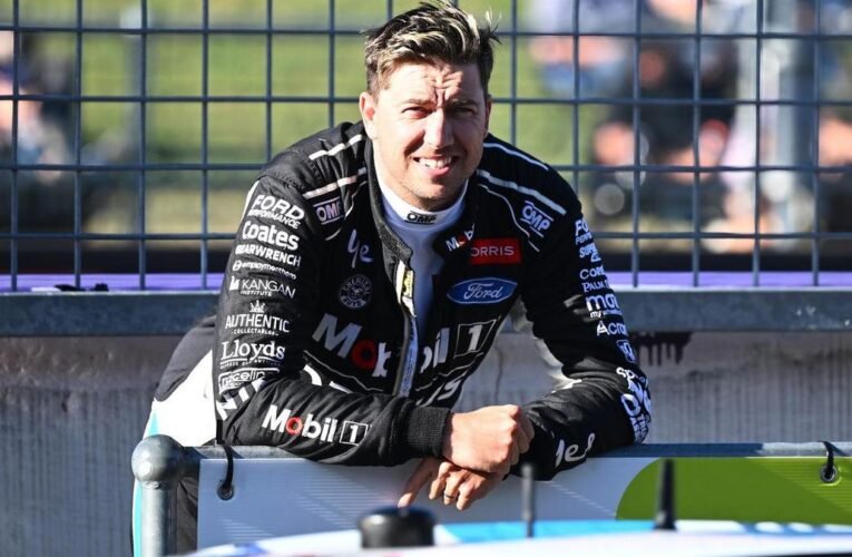 Chaz Mostert는 Sandown 연습 세션에서 또 다른 Supercars 최종 화가 무대를 설정합니다.