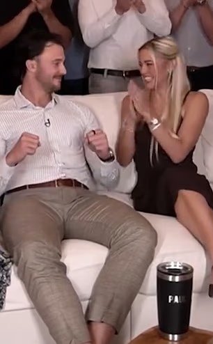 Livvie Dunne은 권위 있는 MLB 상을 받은 남자 친구 Paul Skenes를 축하합니다.