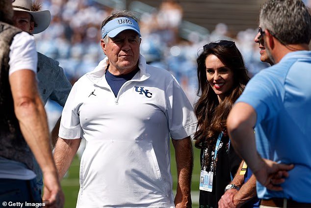 Bill Belichick는 자이언츠 링크 속에서 NFL 복귀에 대한 폭탄 성명을 발표했습니다.