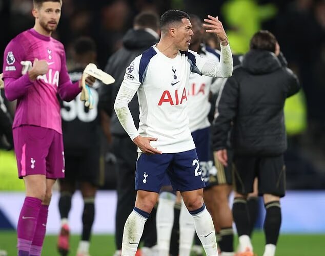 토트넘 스타, ‘역겨운’ 행동에 대해 비난: 풀럼 패배 후 그가 팀 동료와 잠을 자는 장면이 담긴 영상