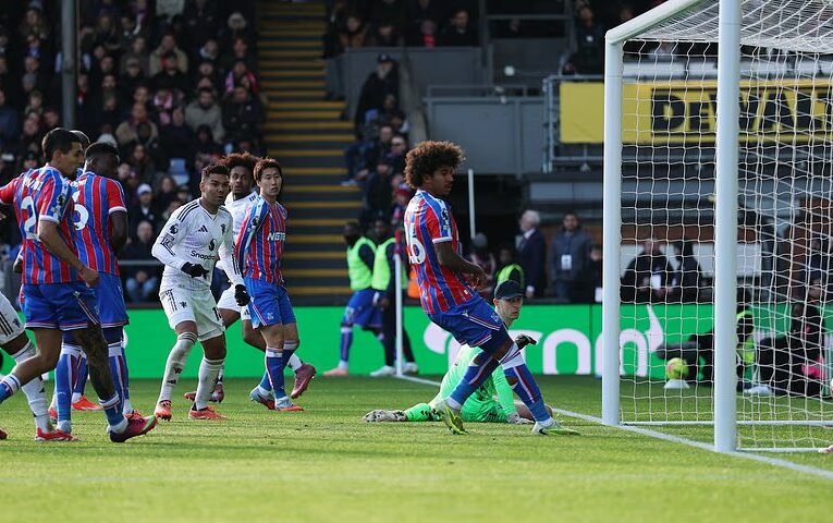 Crystal Palace 대 맨체스터 유나이티드 – 프리미어 리그 라이브: 최신 점수, 팀 뉴스 및 업데이트 이글스가 선제골을 뽑은 후 Ruben Amorim과 Co가 선두로 돌진하면서 메이슨 마운트가 세트 피스에서 스트라이크를 쳤습니다.