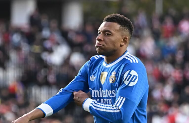 음바페가 라커룸에서 얼굴을 드러냈다.