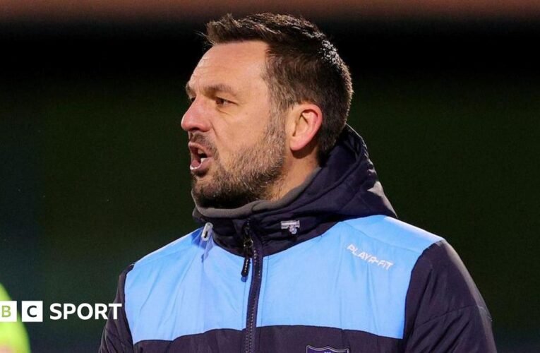 짐 어윈: 밸리미나 유나이티드는 어윈의 감독직 사임을 확인했습니다