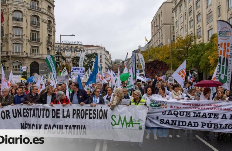 마드리드의 약 3,000명의 의사들은 자신의 전문 분야를 인정하는 자체 법률을 요구하고 있습니다.