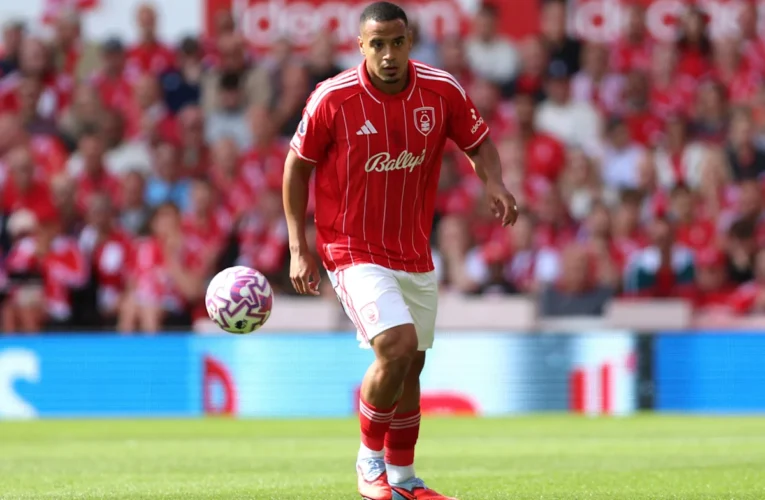 바르셀로나는 수비 보강으로 포레스트 스타를 목표로 삼고 있다.