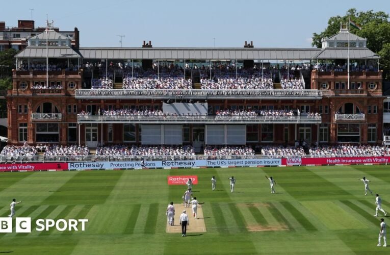 크리켓의 차별: 형평성 측면에서 스포츠는 올바른 방향으로 움직입니다.