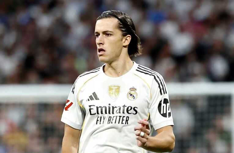 De La Fuente의 카레라스 ‘코트’