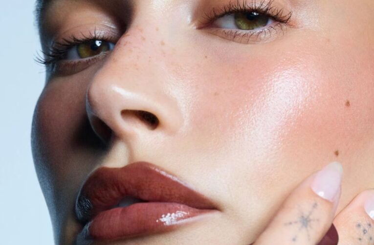 Rhode의 연례 생일 편집: 한정판 뷰티 제품 쇼핑