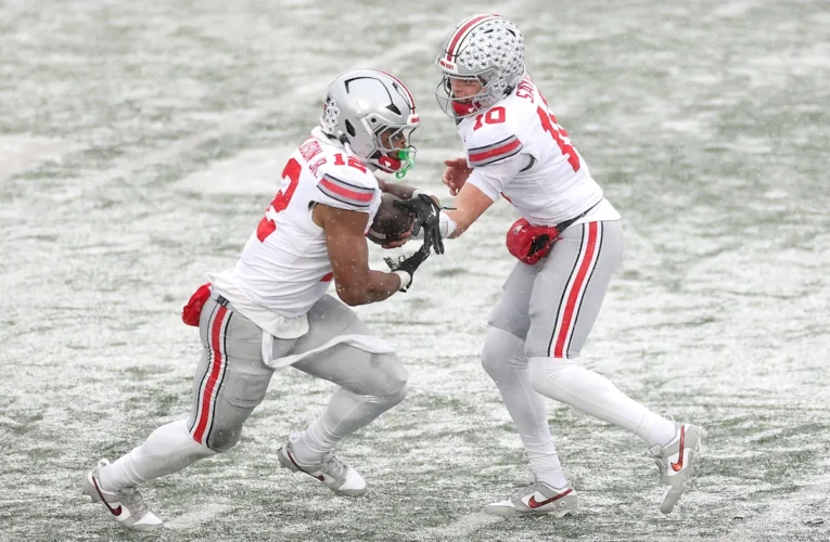 대학 미식축구 승자와 패자: 모든 컨퍼런스 챔피언십 경기를 미리 살펴보세요.