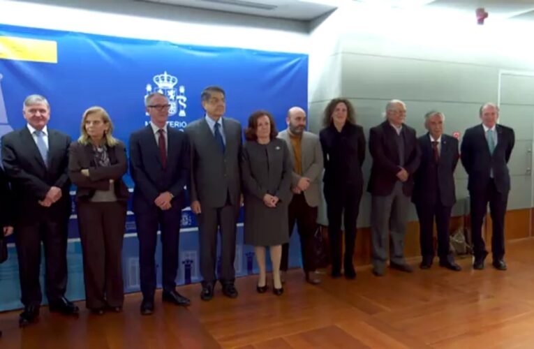 11월 15일에 무슨 일이 일어났나요?