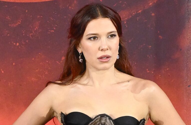 밀리 바비 브라운(Millie Bobby Brown)은 레드카펫에서 ‘웃어라’라고 말한 사진작가의 말에 응답 | 밀리 바비 브라운 | 유명인 뉴스 및 가십 | 엔터테인먼트, 사진 및 비디오