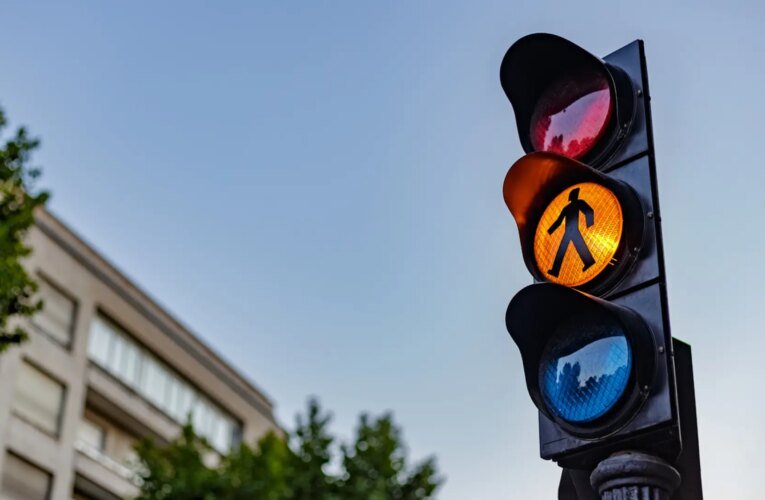 AI가 마드리드 교통을 제어하는 ​​새로운 신호등은 다음과 같습니다.