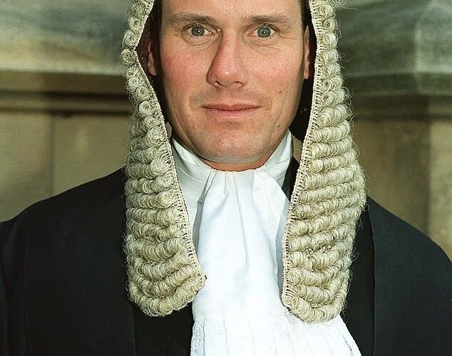 Keir 경이 설립한 재판부는 대부분의 배심원 재판을 폐지하려는 총리의 계획이 원칙적으로 잘못되었다고 말했습니다.