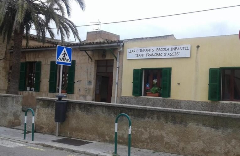 Costitxin의 피해자는 교사로 일하고 있으며 그녀의 S. Pilari 센터는 그녀를 지지하는 집회를 소집했습니다.