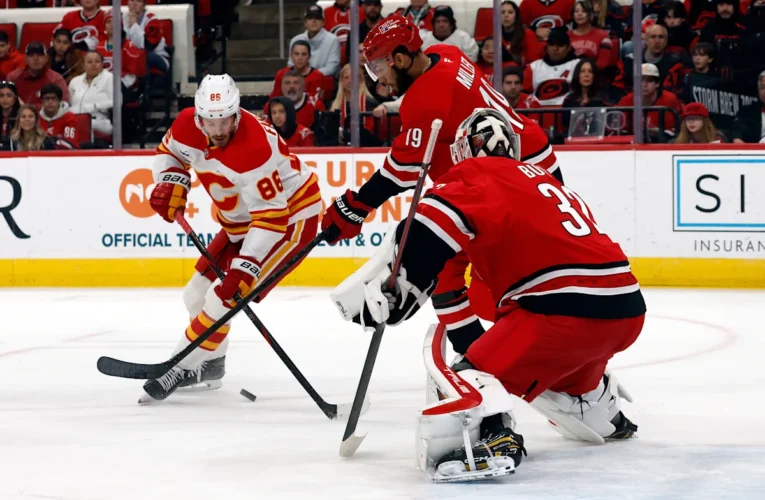 Bussey는 첫 번째 NHL 종료를 위해 15세이브를 기록하고 Ehlers는 허리케인의 Flames에 대한 1-0 승리에서 OT에서 득점했습니다.