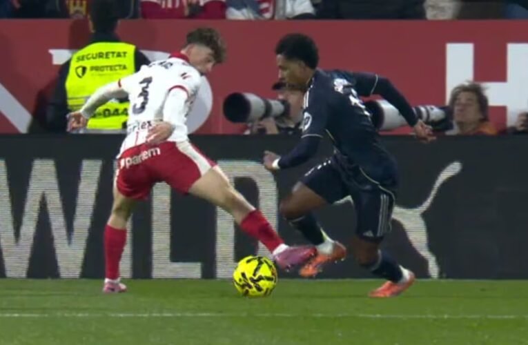 레알 마드리드가 심판 항의에 옳은가? AS에 대한 토론: 질문이나 의견을 보내주시고 참여해주세요!