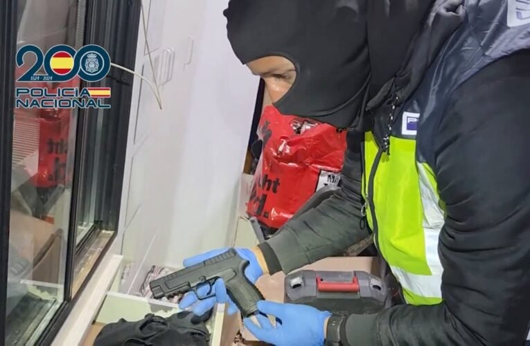 유럽을 공격할 준비가 된 최초의 네오나치 테러 단체가 카스텔론에 상륙했습니다.