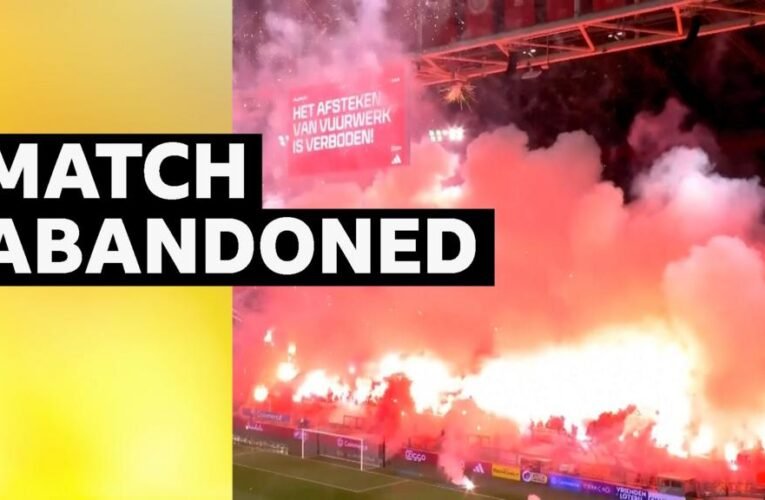 아약스는 불꽃놀이로 인해 경기를 포기했다.