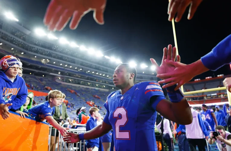 DJ Lagway, 오프시즌 계획에 대해 플로리다주 승리 논의